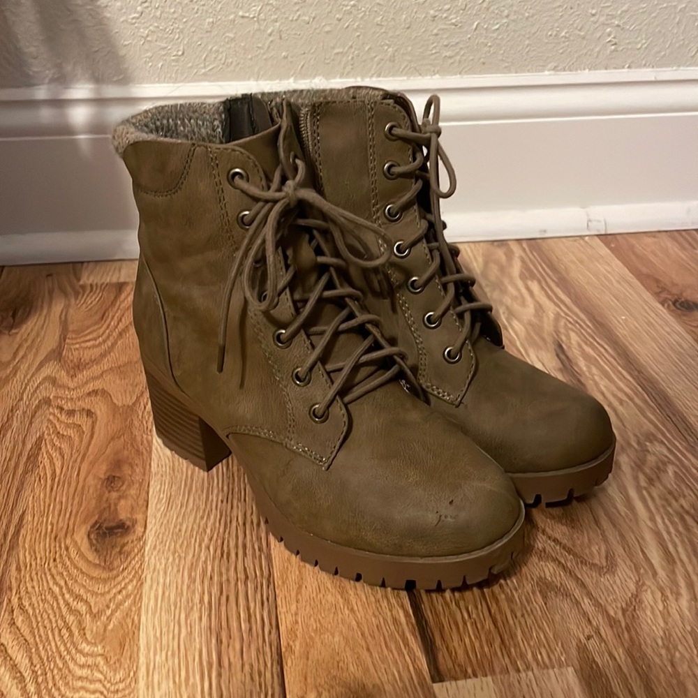 Soda zip up brown boots